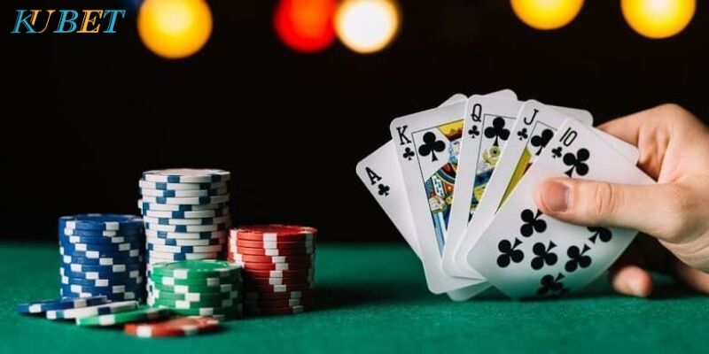 Bet là thuật ngữ Poker cơ bản cần nắm vững